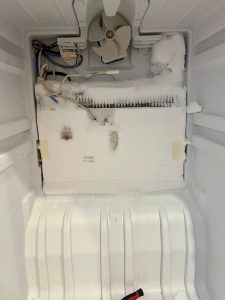 Холодильник Liebherr не холодить? Професійне усунення витоку фреону